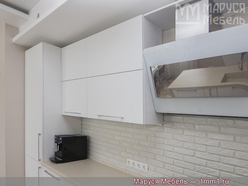 Кухня белый шпон: Боковины пенала и шкафа в цвет фасада