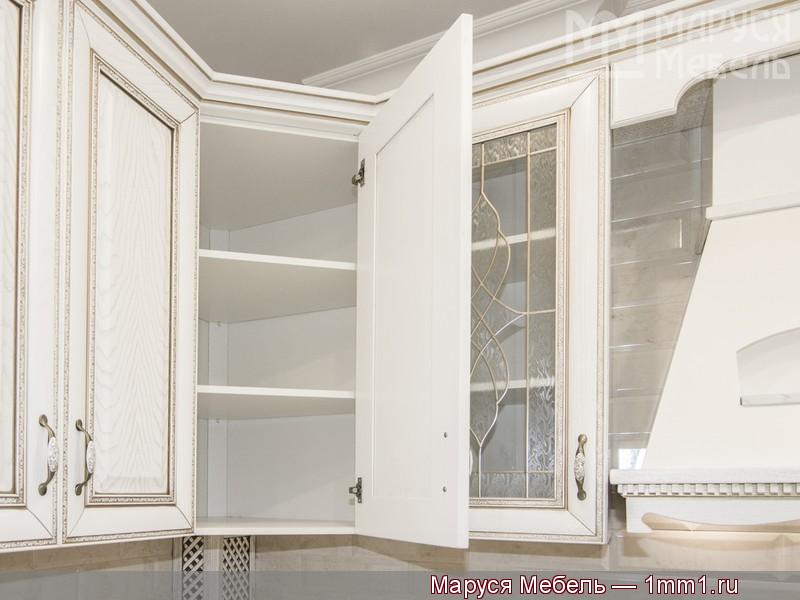 Белая кухня массив с патиной: Угловой шкаф