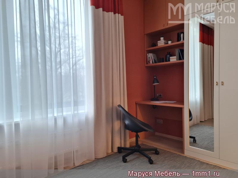Спальня со столом Макиато: Рабочее место без подсветки