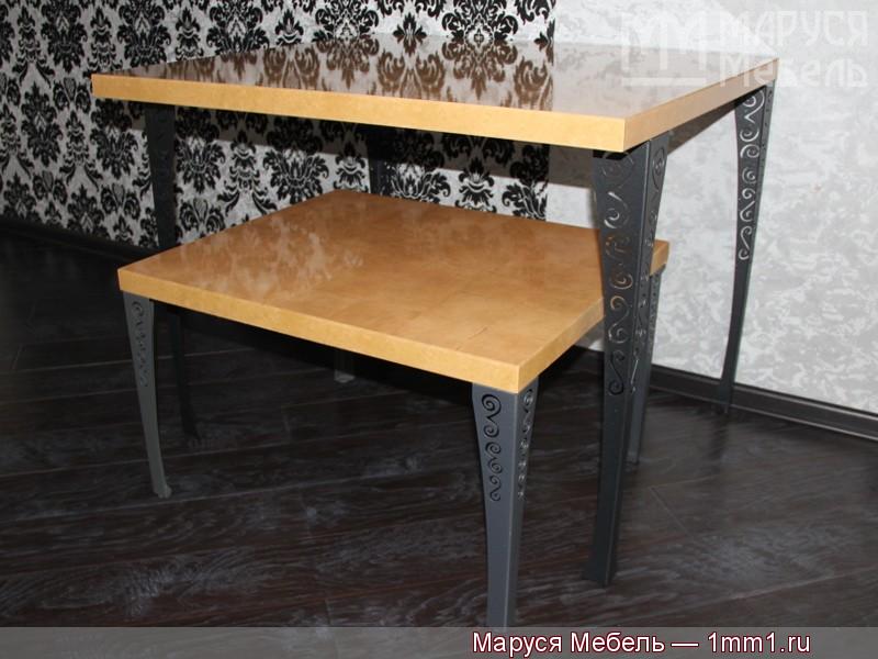 Столы письменные: Письменные столы с одном стиле для двоих детей разного возраста