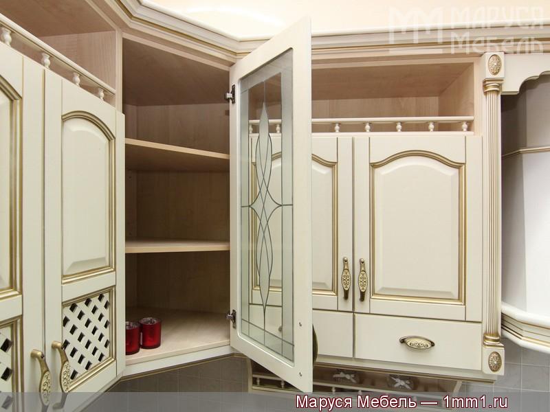 Классика с гнутыми фасадами: Угловой шкаф на кухню