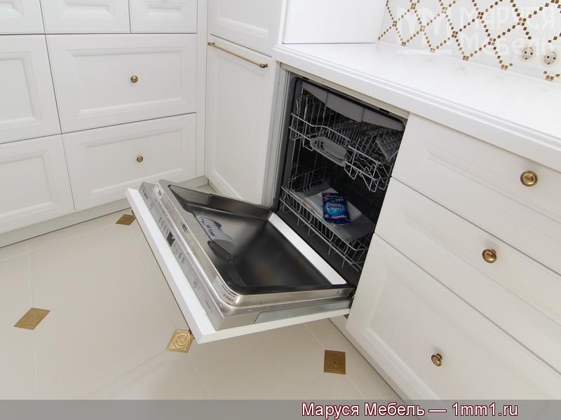 Заказ встроенной кухни: Встроенная посудомоечная машина