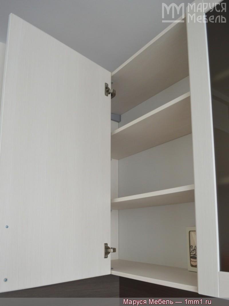 Кухня ДСП белое дерево: Угловой шкаф внутри