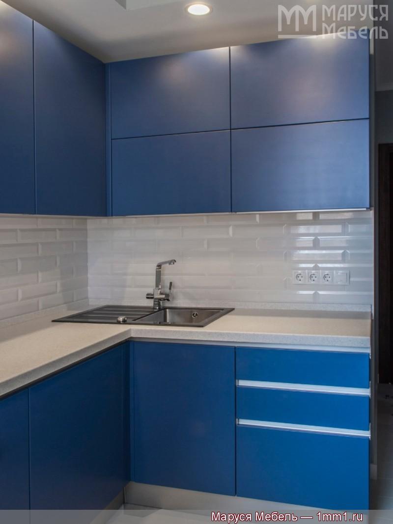 Тёмно синяя кухня: Синие фасады кухни
