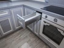 Ящики кухни, один ящик в столе