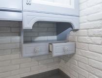 Ящики и полки под шкафами