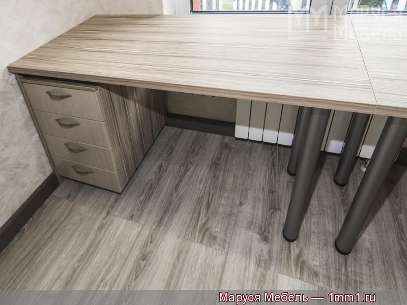 Стол и стеллаж в кабинет: Письменный стол для кабинета