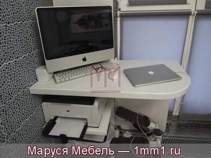 Маленькие компьютерные столы: Фото маленького компьютерного стола
