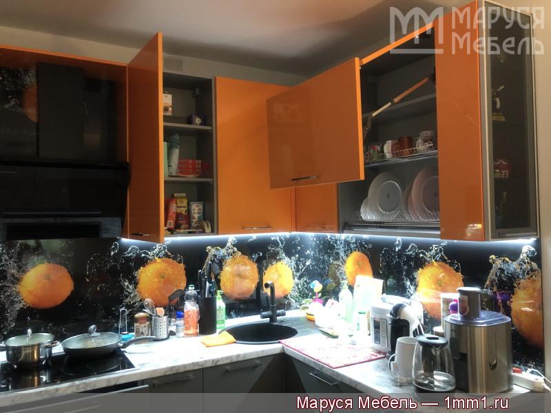 Кухня Апельсин: Шкафы с распашными и откидными фасадами