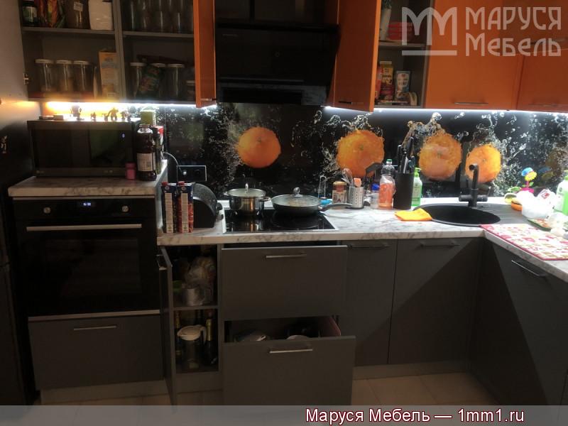 Кухня Апельсин: Выдвижные фасады с ящиками