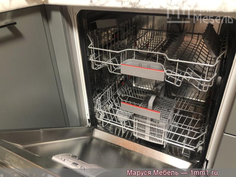 Кухня Апельсин: Посудомоечная машина внутри