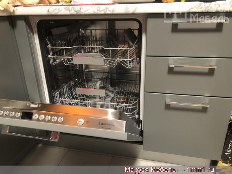Кухня Апельсин: Встроенная посудомоечная машина
