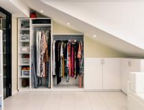 Шкафы под мансардной крышей