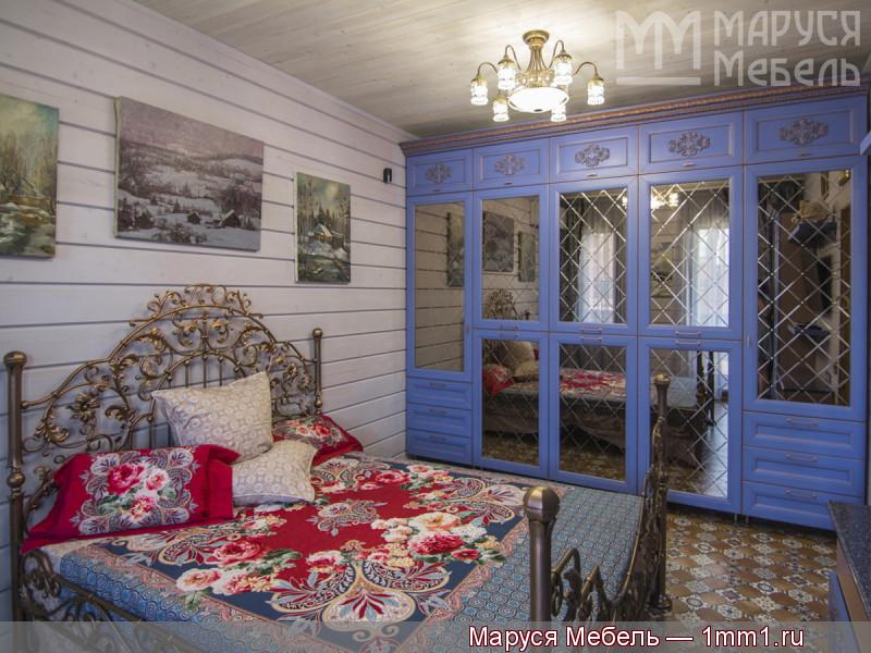 Голубая спальня: Кровать и шкаф