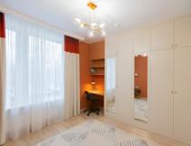 Спальня со столом Макиато