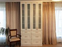 Книжный шкаф