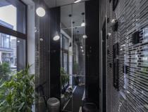 Глянцевый шкаф с зеркалами