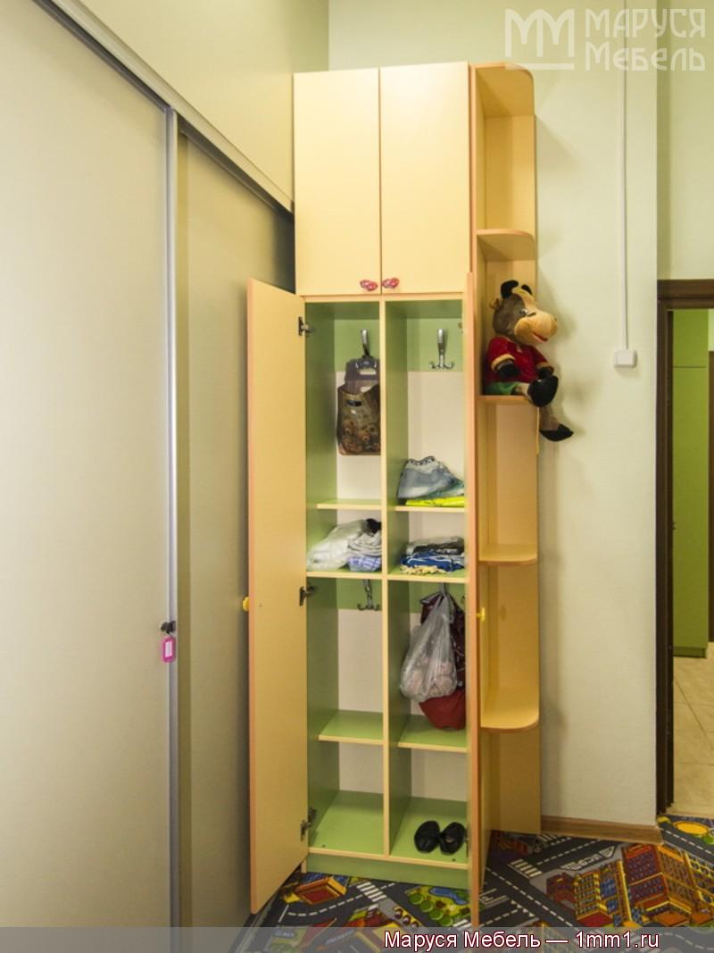 Шкафы для холла: Шкаф для раздевалки в детский сад