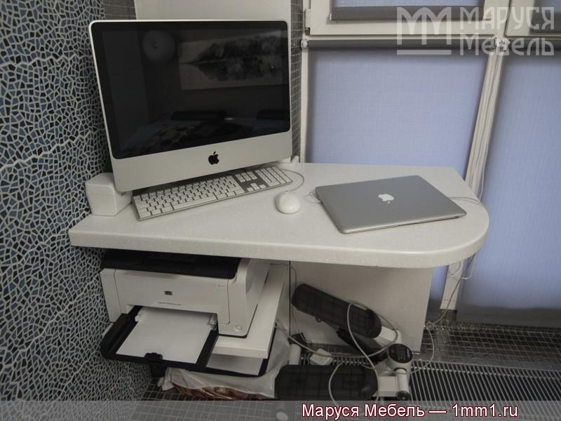 Столы компьютерные: Маленький компьютерный стол