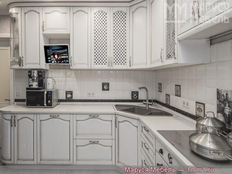 Классическая кухня белого цвета: Классические фасады кухни
