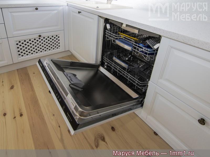 Кухня кантри дом: Посудомоечная машина на кухне