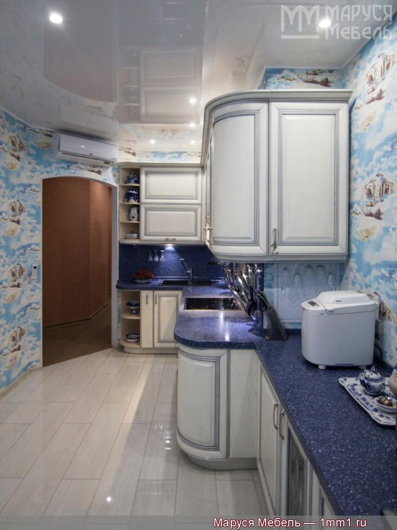 Кухня синяя белая: Фото кухни с поворотом