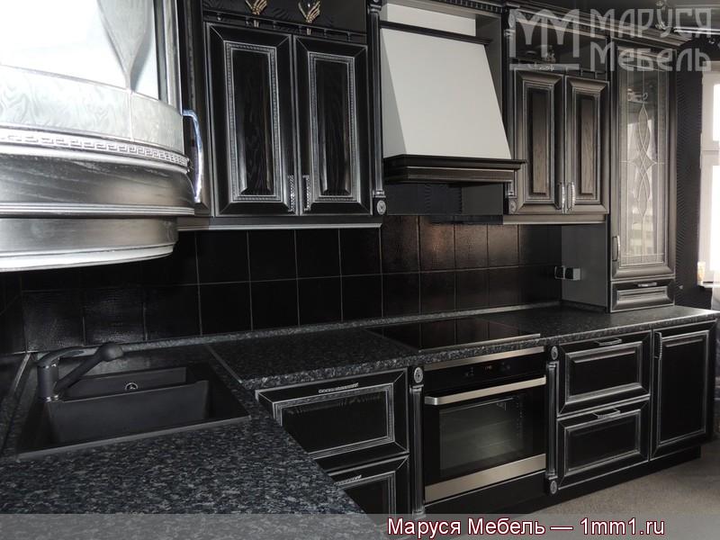 Угловая чёрная кухня: Фото угловой чёрной кухни