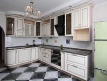 Белая кухня золотая патина