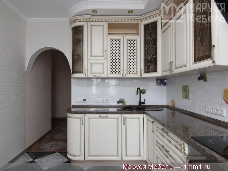 Белая кухня золотая патина: Арка кухни
