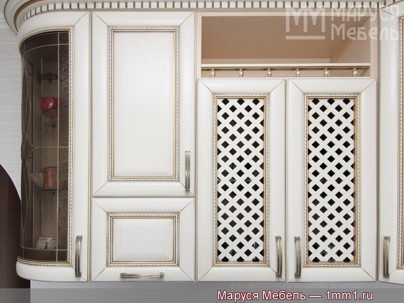 Белая кухня золотая патина: Маленький фасад хлебницы
