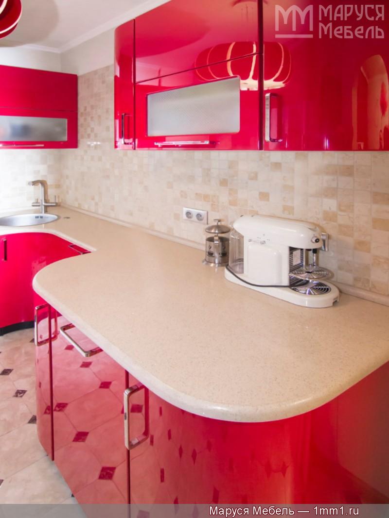 Маленькая красная кухня: Красный буфет
