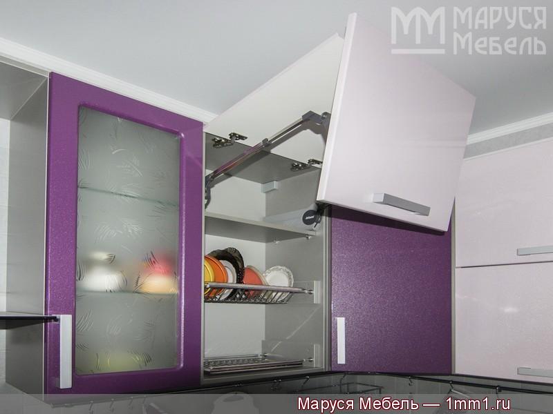 Большая фиолетовая кухня: Шкаф-сушка со складными фасадами