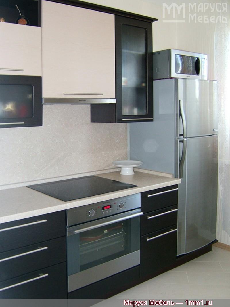 Кухни белёный дуб / венге: Сторона кухни с холодильником