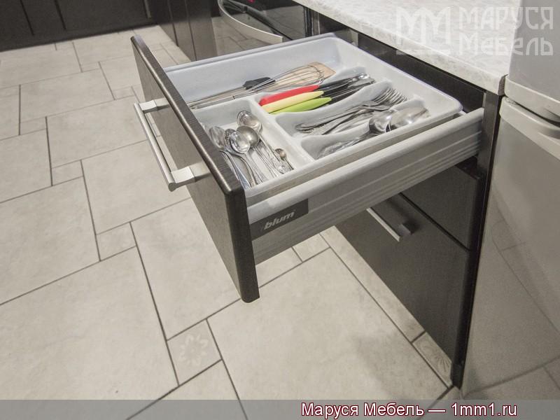 Кухни белёный дуб / венге: Ящик с лотком под столовые приборы
