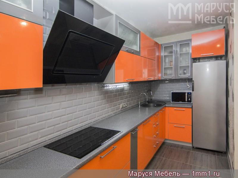 Стёкла: Стекло Вулкан бесцветный в оранжево-серой кухне