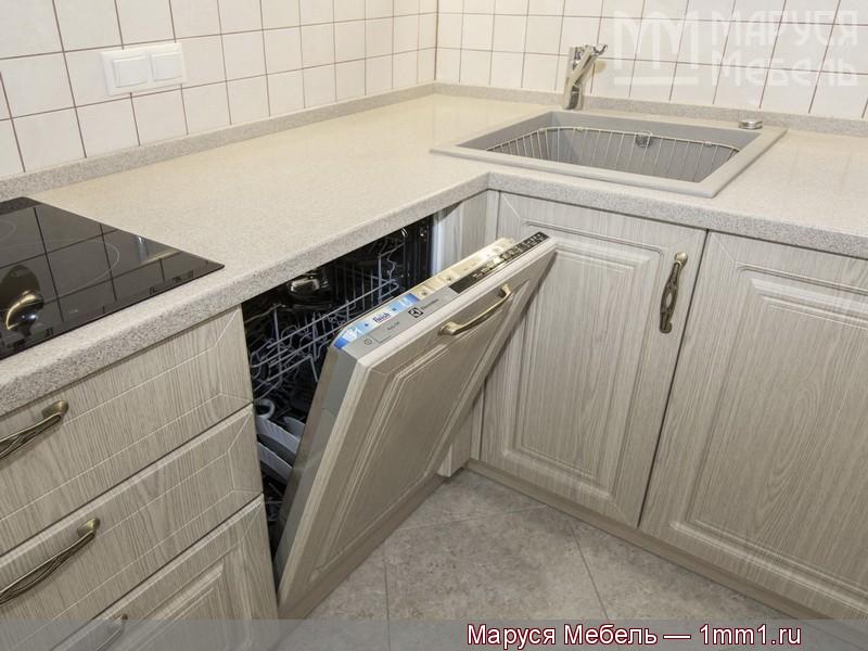 Кухня белёный дуб: Встроенная посудомоечная машина 45 см Electrolux