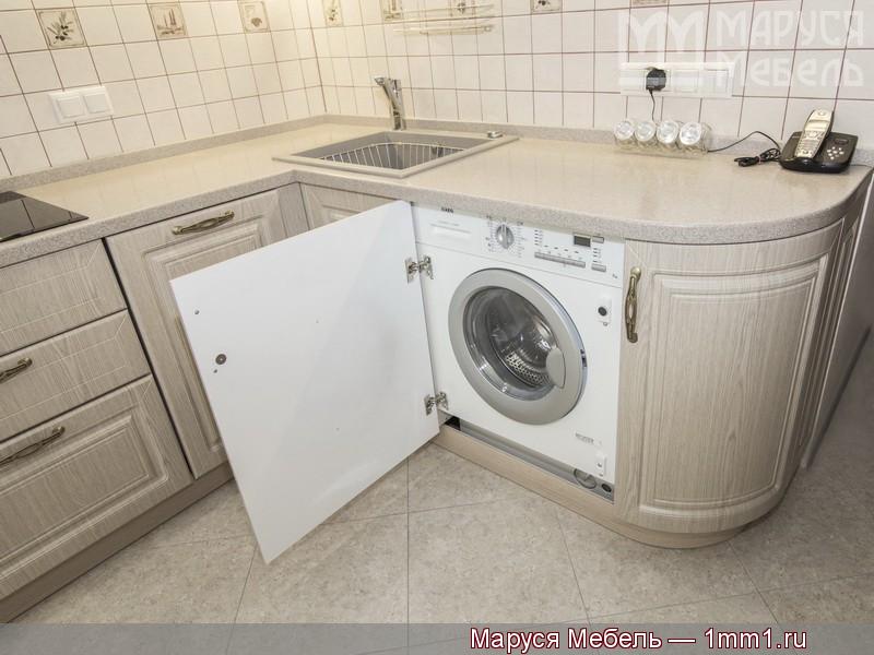Кухня белёный дуб: Встроенная стиральная машина AEG
